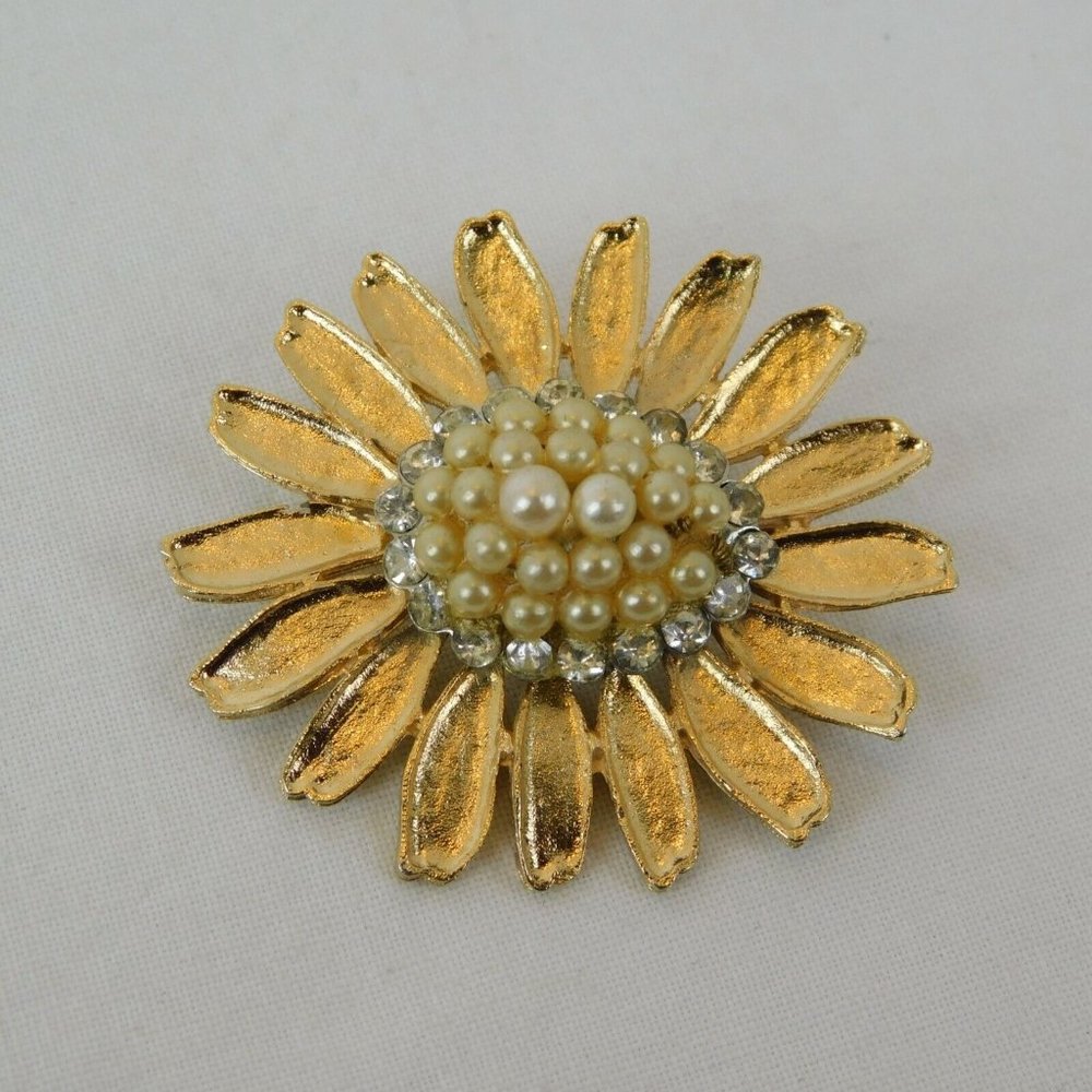 Lot of 4 Fashion Pin Brooches Gold Tone Leaf Flower Rhinestones Faux Pearls FLAW - Picture 8 of 9